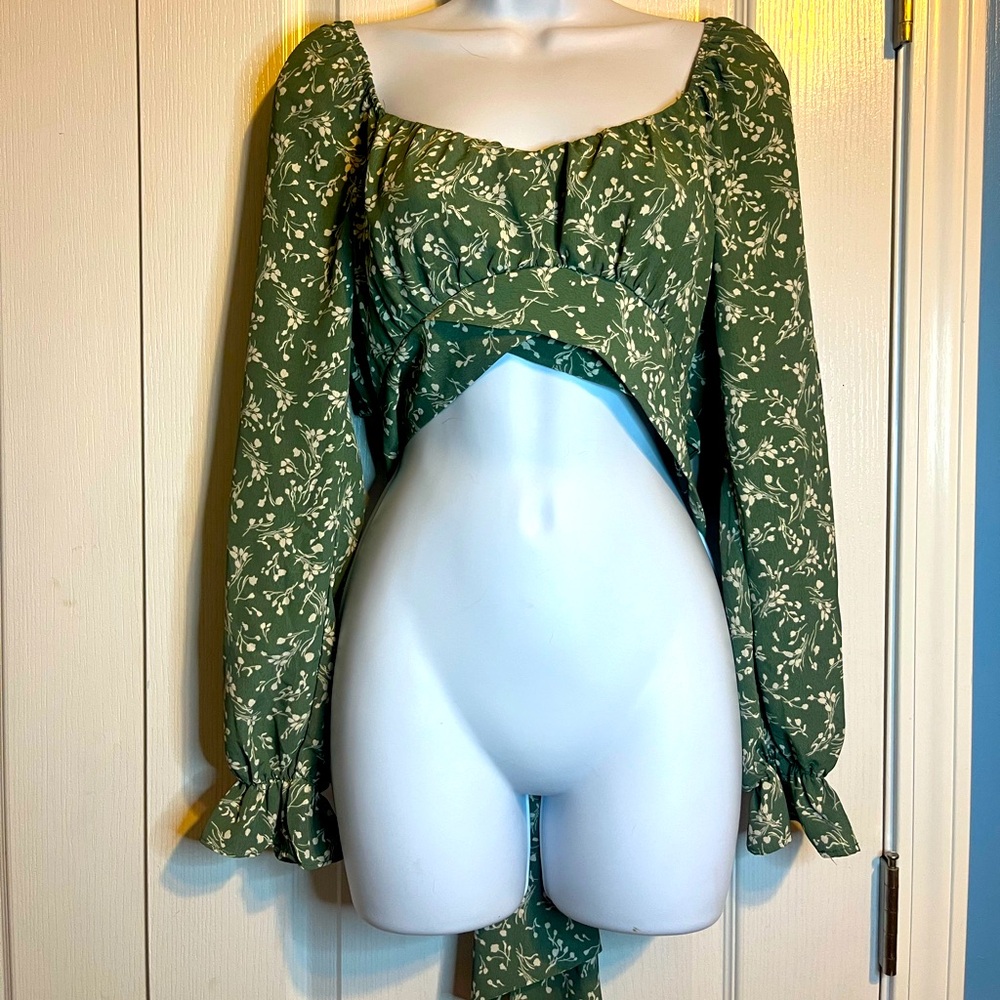Altar’d State Women’s NWOT Bohemian Tie-Back Crop Top – Size Small